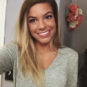 Meet your Posher, Candice